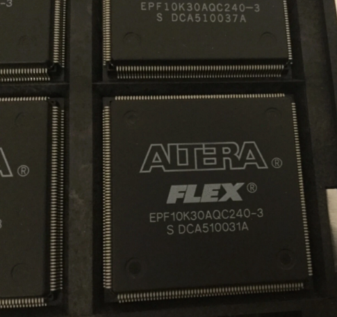 EPF10K30AQC240-3 Intel